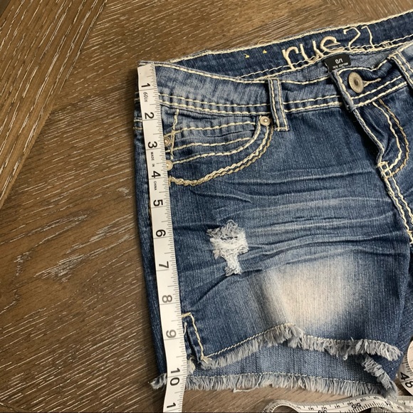 Rue 21 distressed blue denim jean shorts - Picture 6 of 9